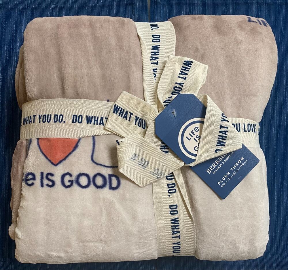 Life Is Good Berkshire Ombre Coffee Plush Throw Blanket 60"x70" NWT Brand New